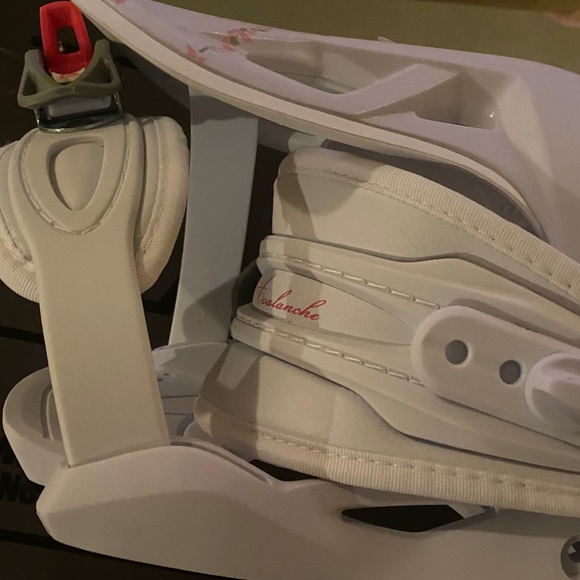 SNOWBOARD BINDINGS - Picture 6 of 9